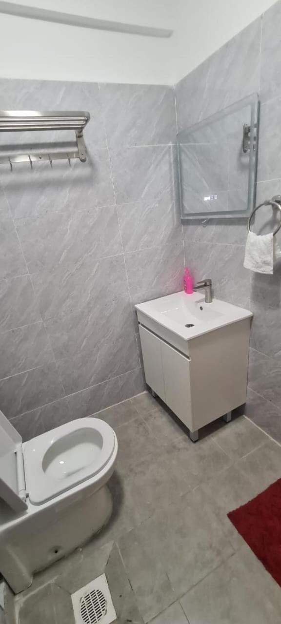 Jeyem A1302-othaya Road , Kileleshwa Nairobi
