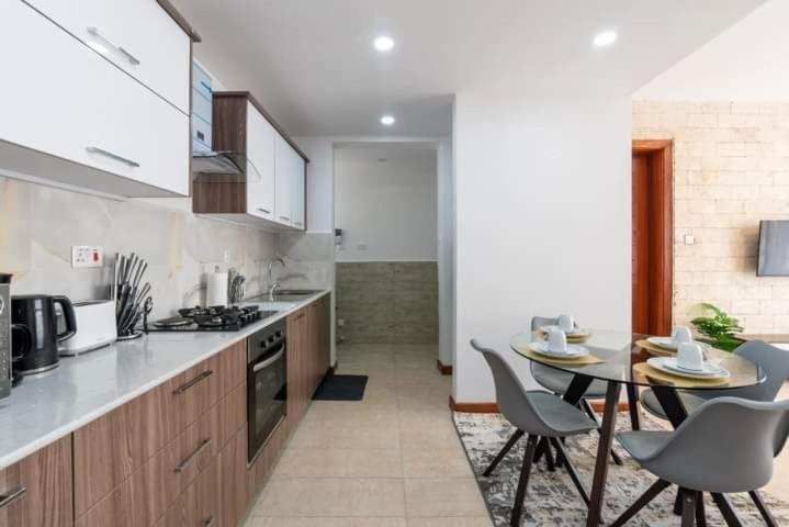 Imagine Luxury 2 Bedroom *