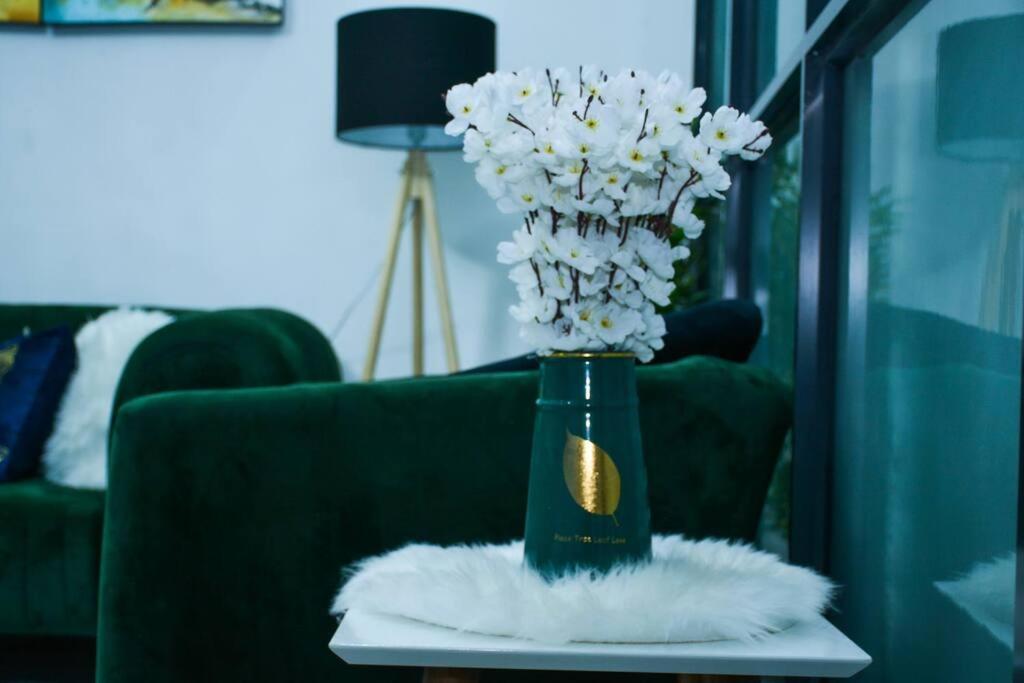 Lovely Instantworthy Premier One Bedroom Apartment