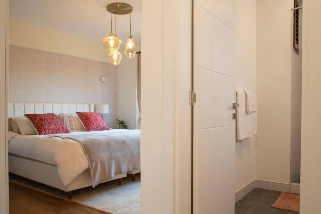 Luxurious 3 Bedroom At Mi Vida Apartment