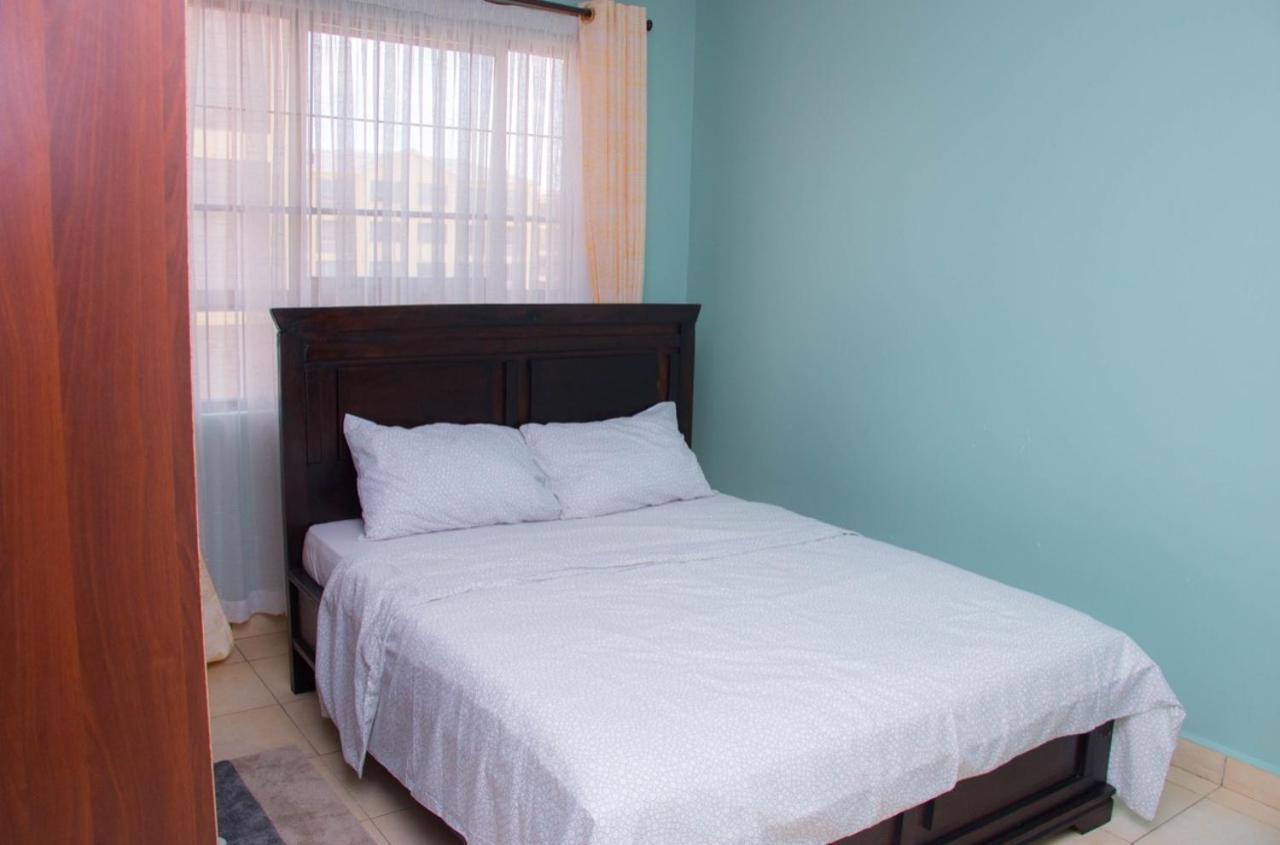 Executively Furnished 3br Located 15minutes From Jkia Apartment *