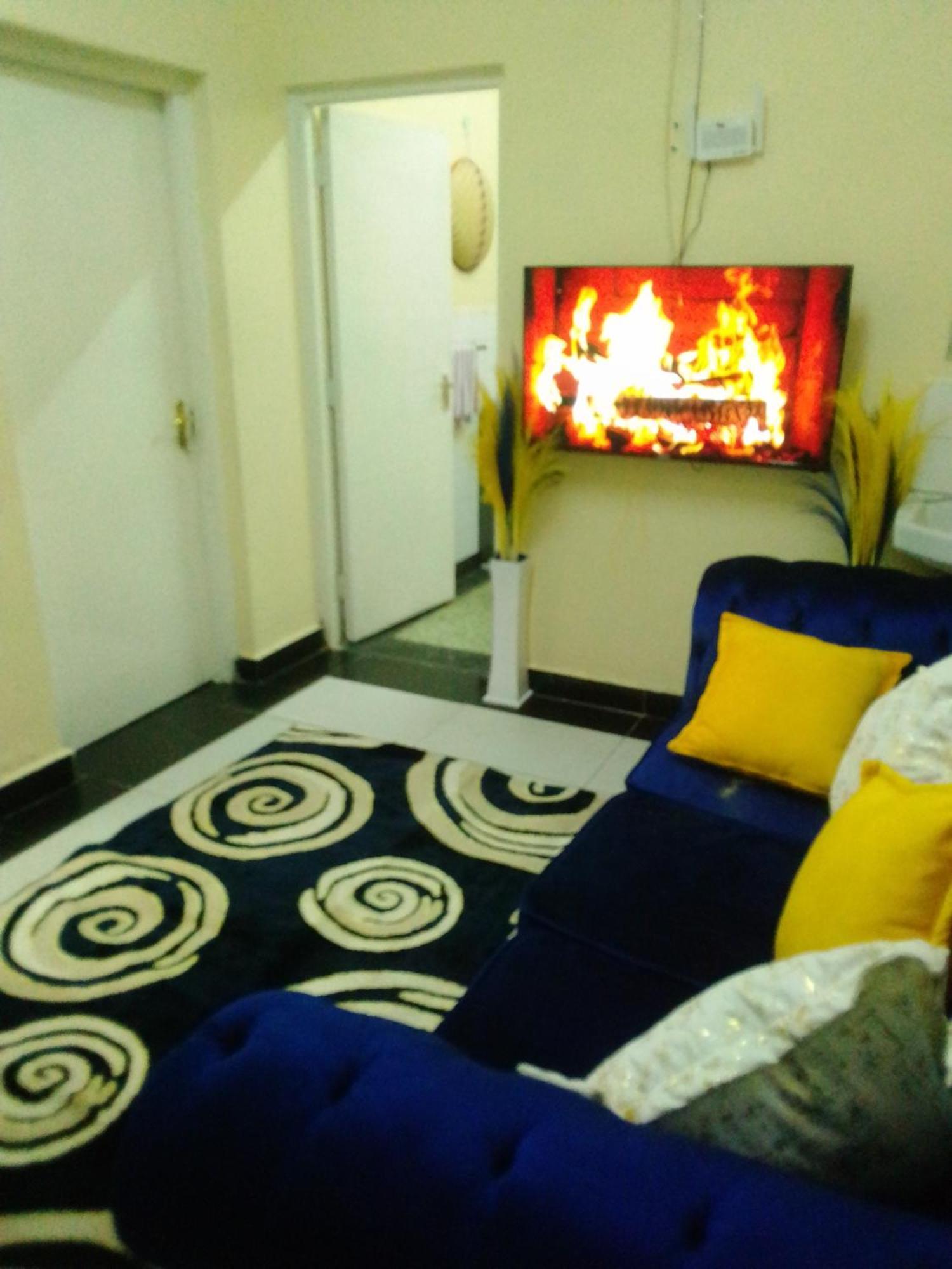 Reddollar Apartment *