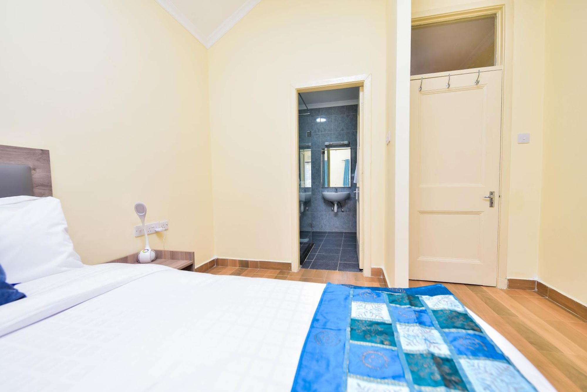 Kongoni House Hotel *