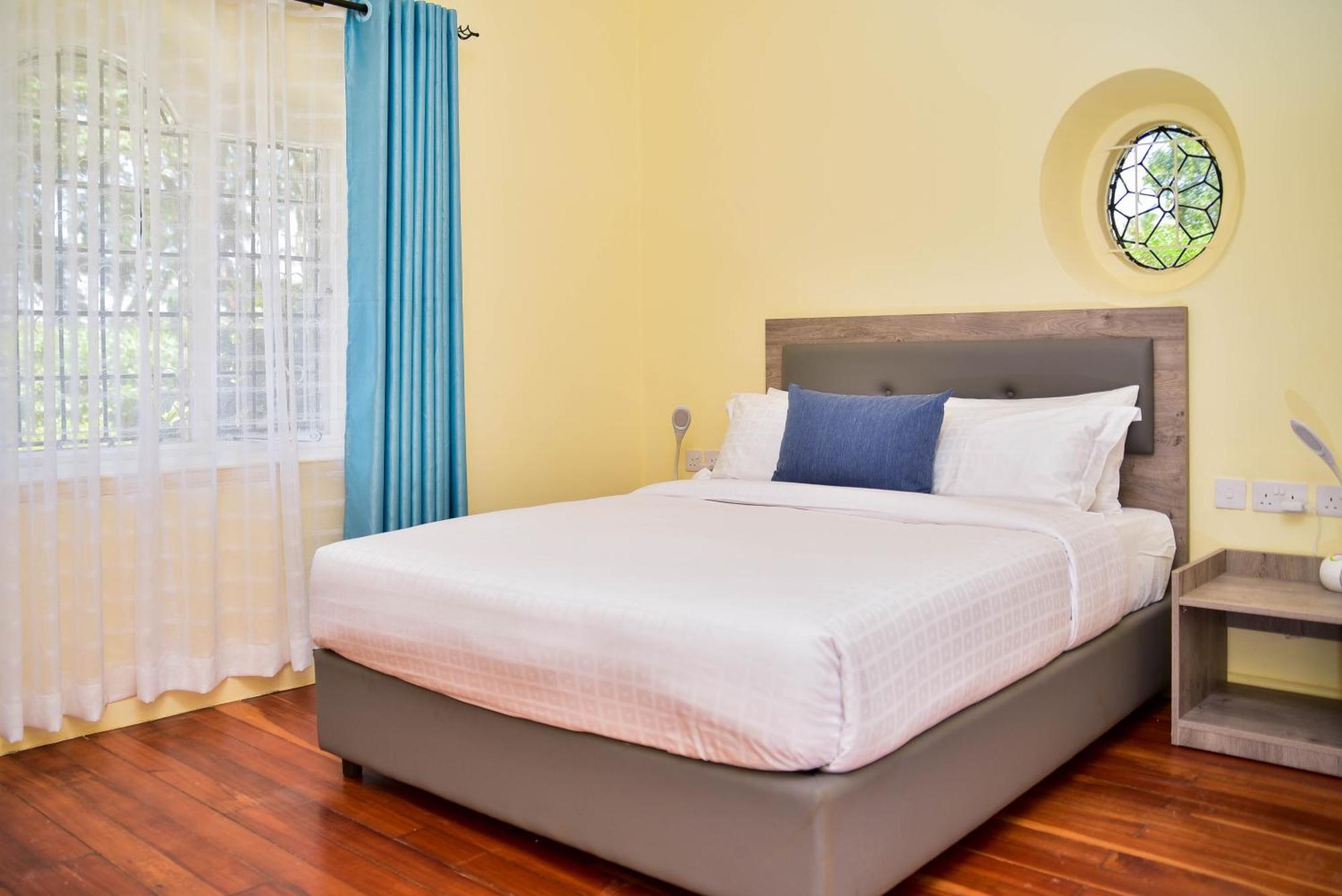 Kongoni House Hotel *