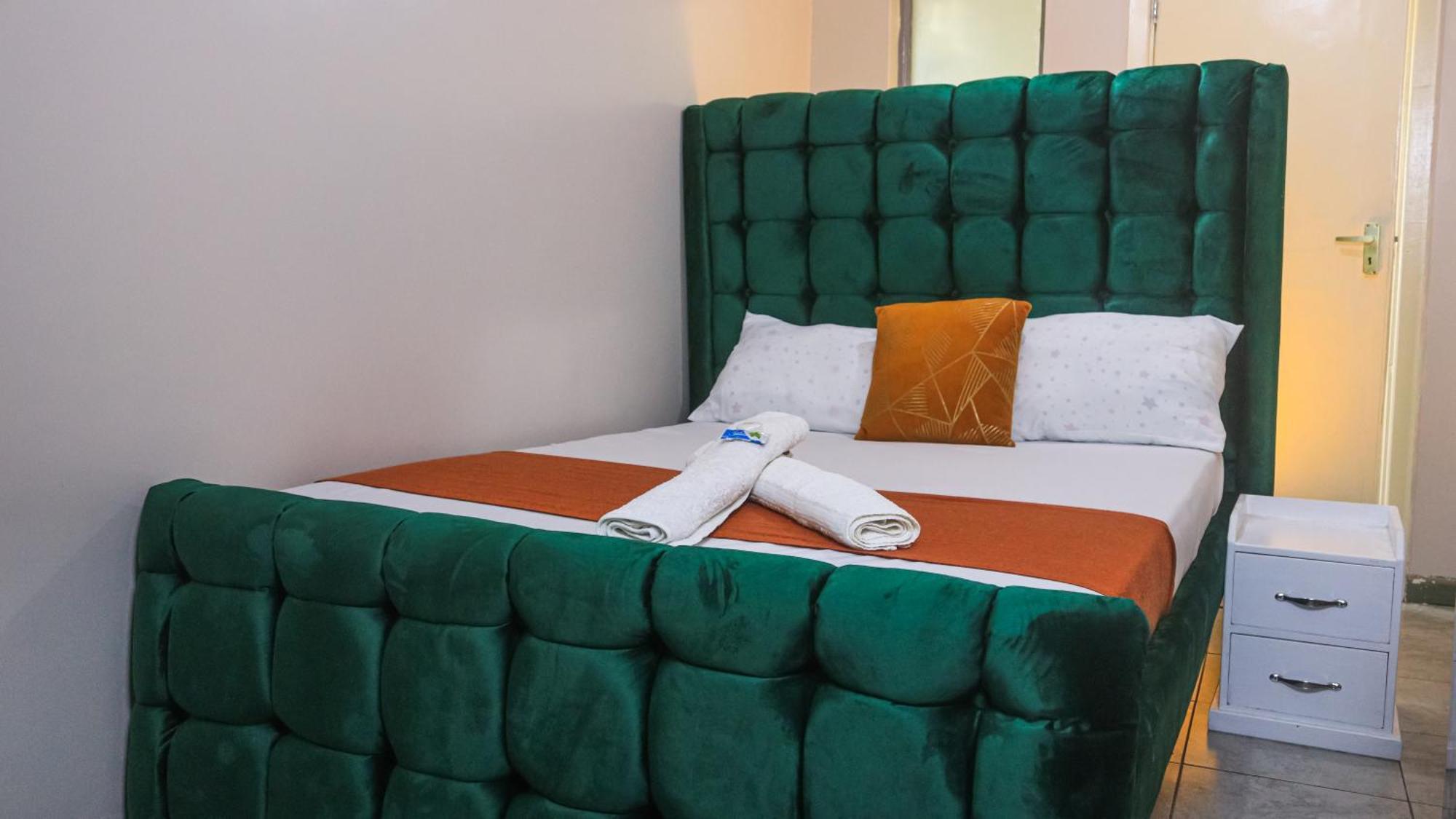 Definitehomes2 - Fully Furnished With A Rooftop Restaurant Near Jkia Airport, Sgr Terminus, Downtown Nairobi