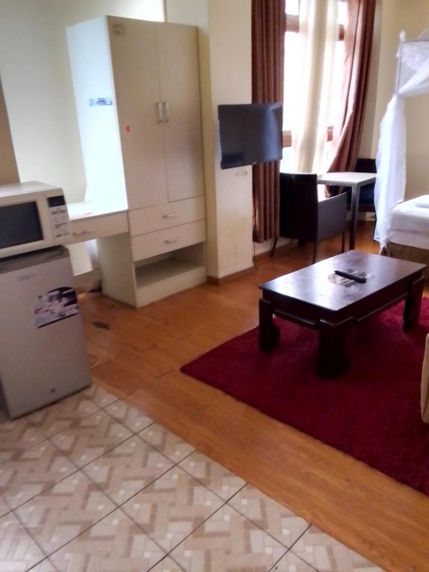 Emeli Hotel