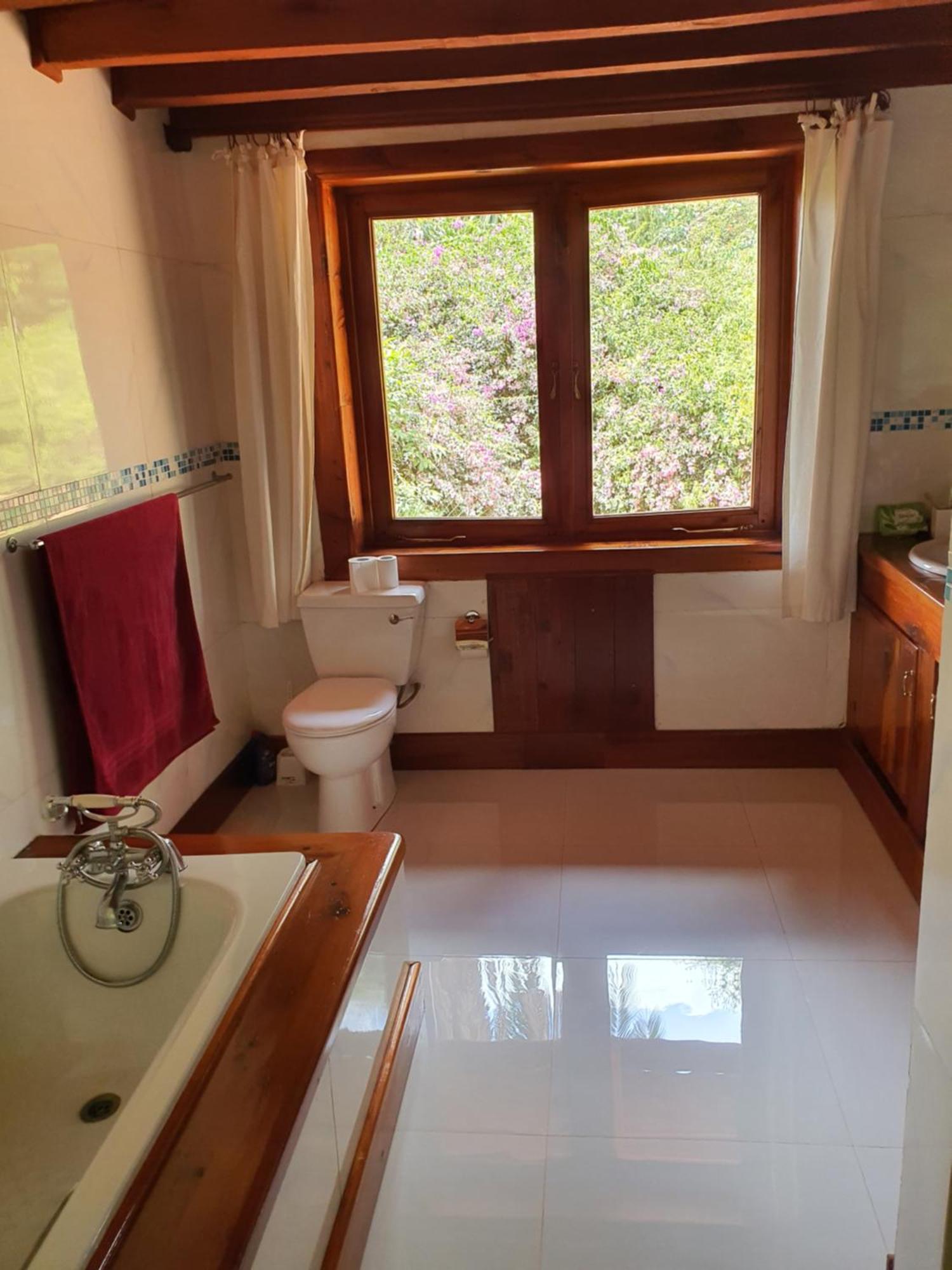 Rosslyn Lone Tree Cottage *