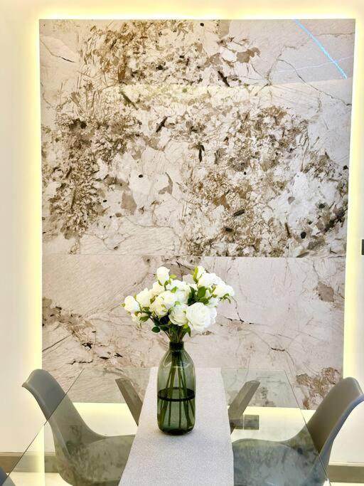 Grand 808 -brand New Luxurious 1 Bedroom