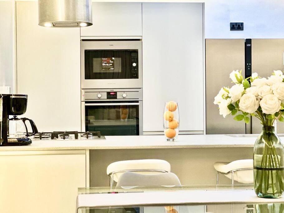 Grand 808 -brand New Luxurious 1 Bedroom *