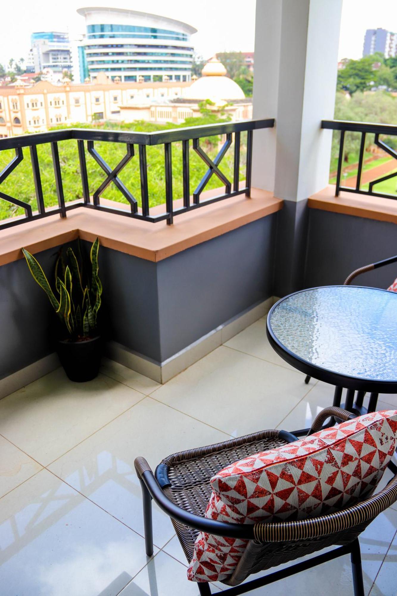 2 Bedroom Luxury Centrally Located In Westlands In Nairobi-book Your Stay! Apartment *