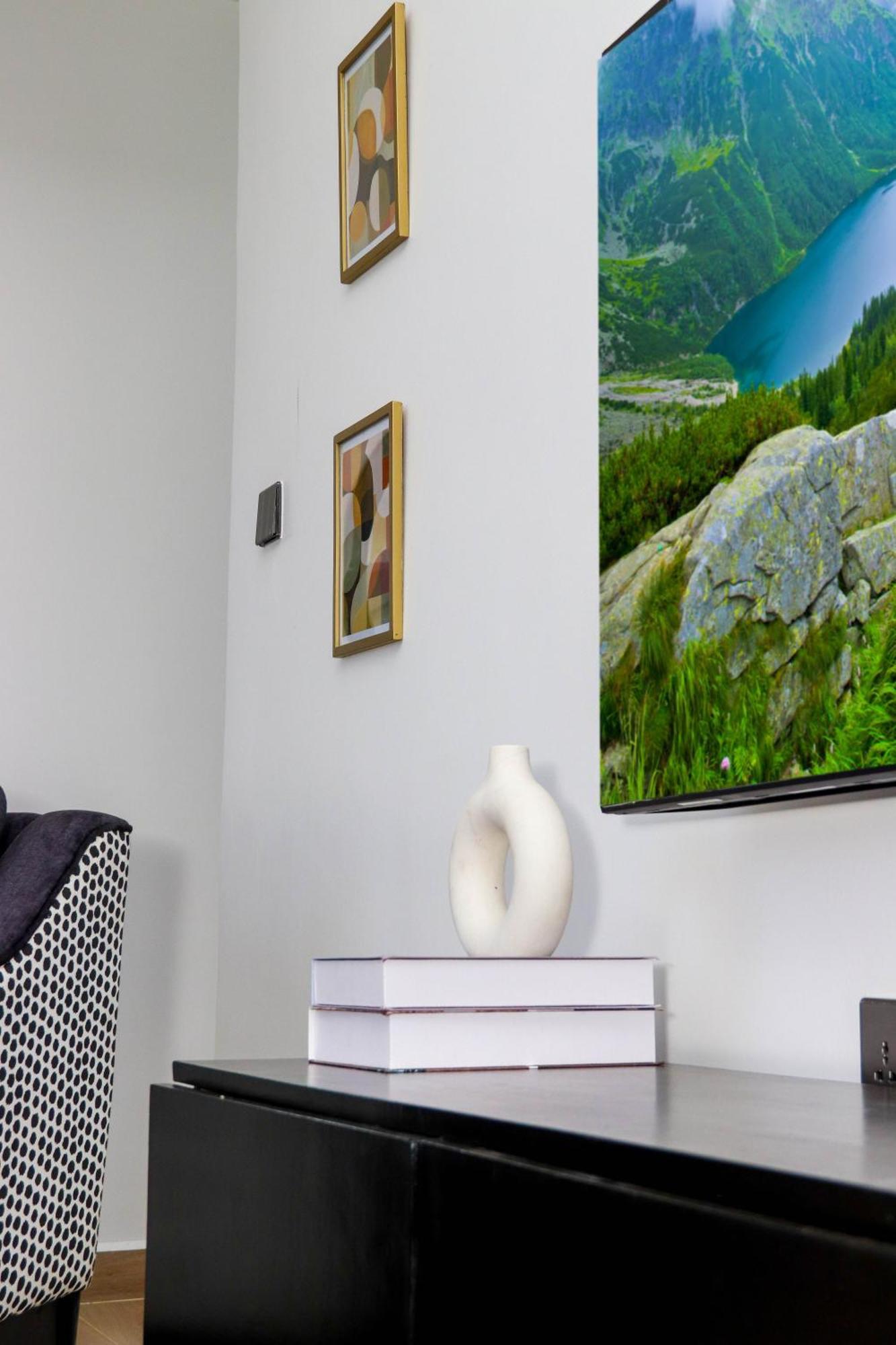 Apartment 2 Bedroom Luxury Centrally Located In Westlands In Nairobi-book Your Stay! Nairobi