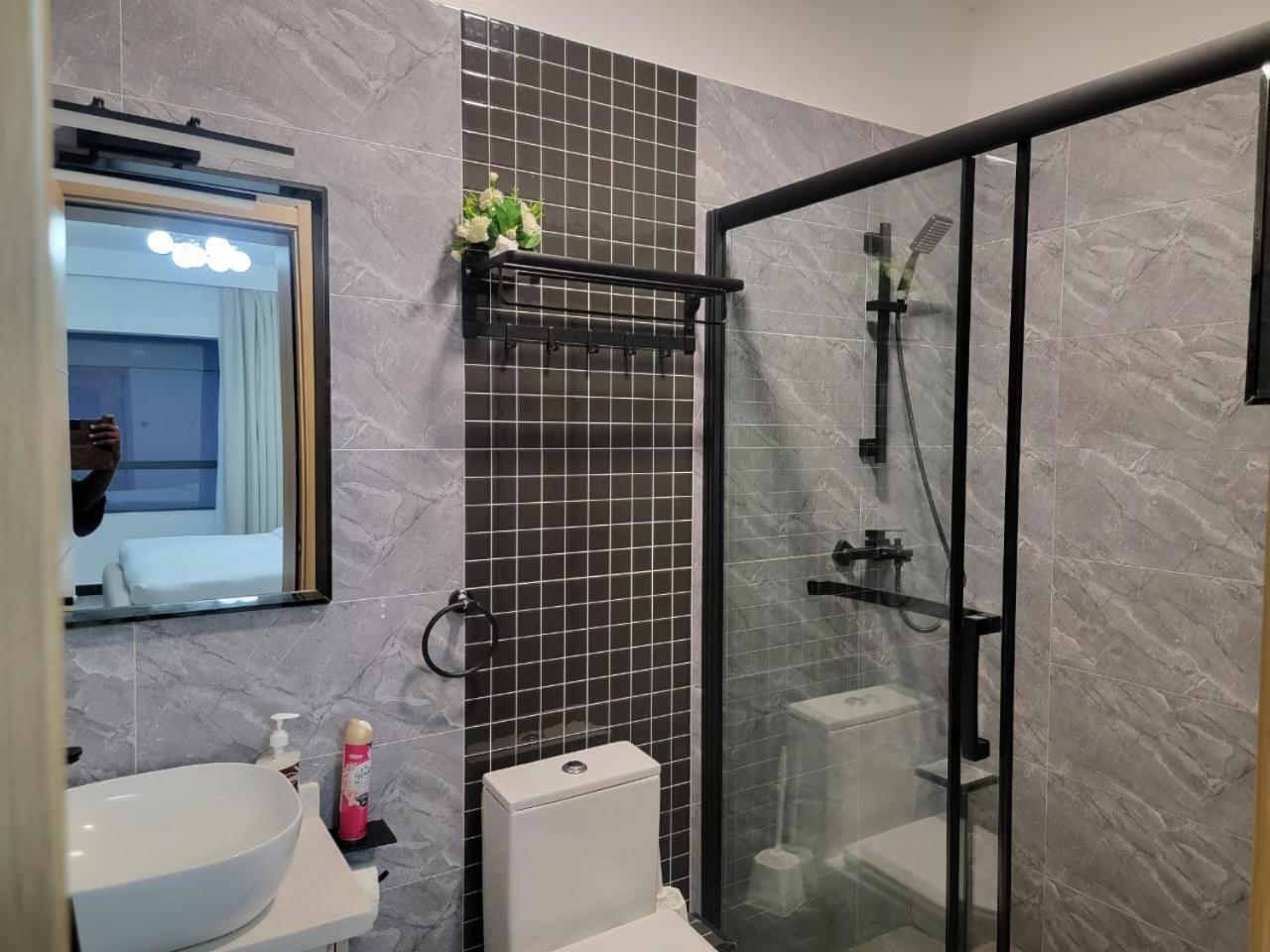 Luxurious 3 Bedroom - Staroot Residency, Kilimani Apartment *