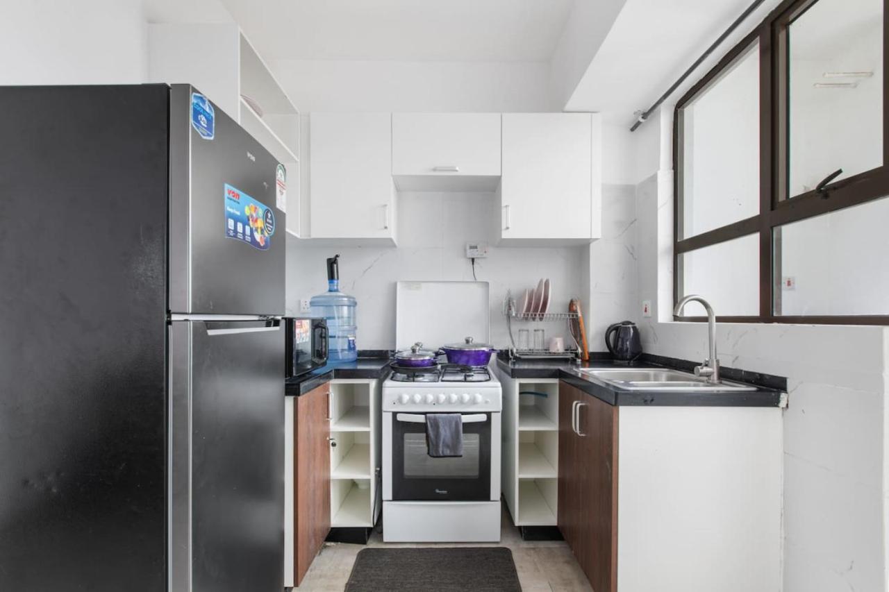 Fully Equipped 1br W Prime Location, King Bed Apartment Nairobi