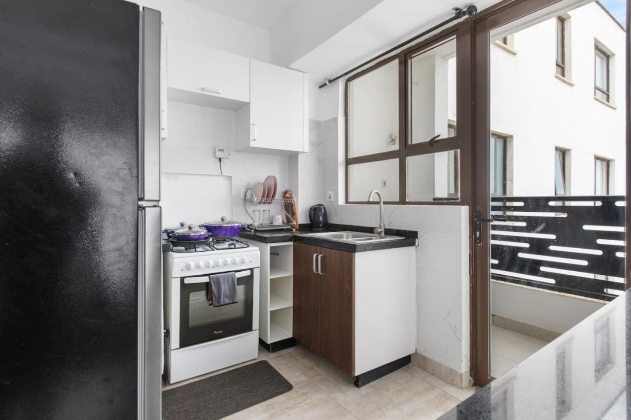 Fully Equipped 1br W Prime Location, King Bed Apartment *