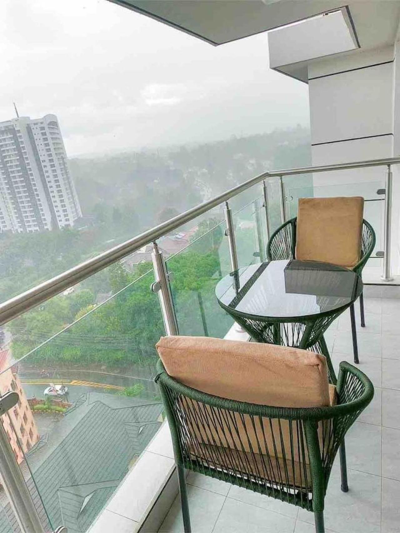 1br With Gym, King Bed ,city Views And Prime Location Apartment *