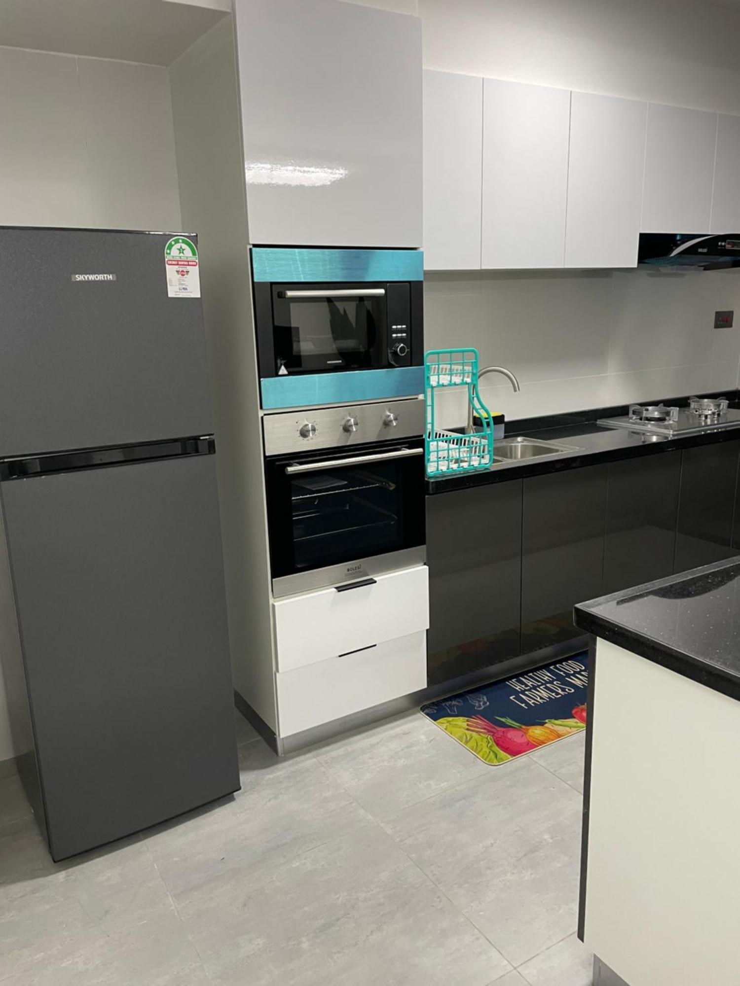 Premium Executive 3 Bedroom With Skyline Views Apartment