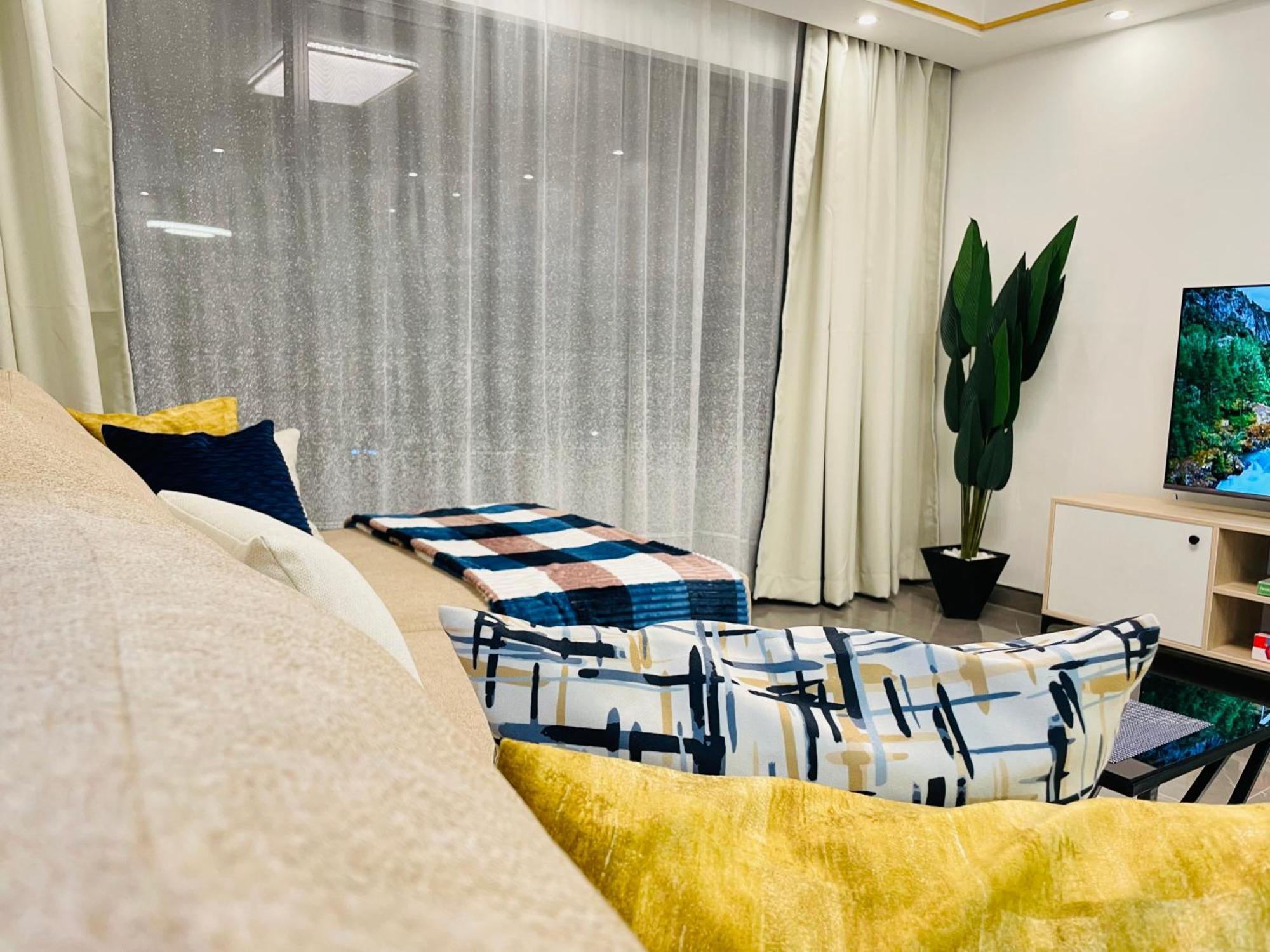 Premium Executive 3 Bedroom With Skyline Views