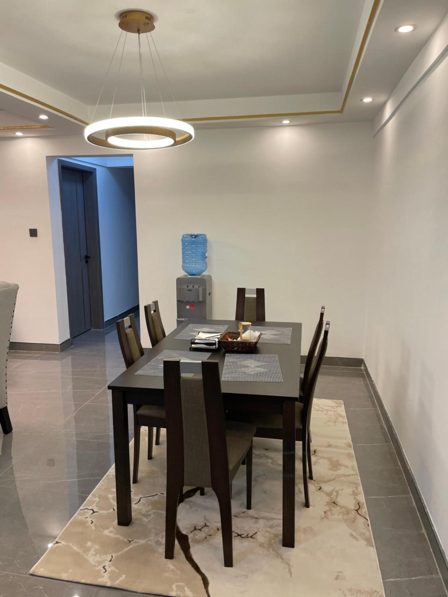 Apartment Premium Executive 3 Bedroom With Skyline Views *
