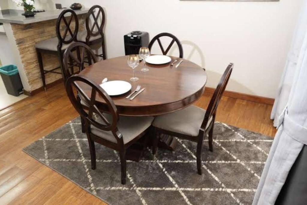 Apartment Contemporary 2 Bedroom Furnished Serviced In Lavington, Nairobi, Kenya *