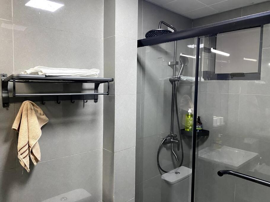 Stylish 1-bedroom In Riverside *