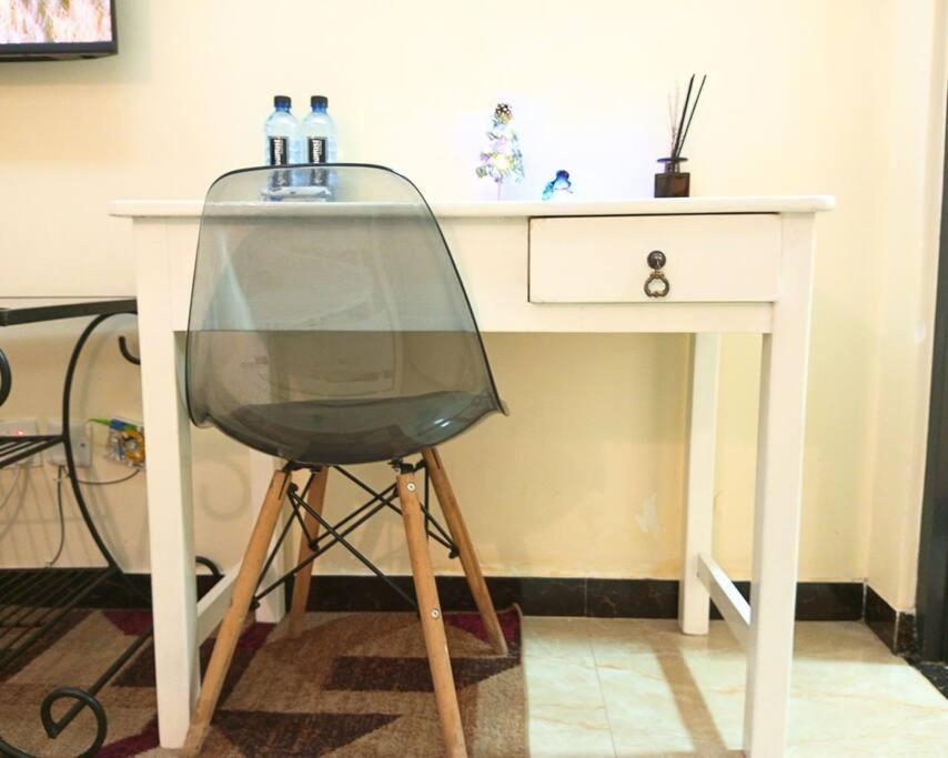 Cosy With Gym, Wi-fi, Full Kitchen, Smart Tv, Free Parking - Near Yaya Centre - Ideal For Expats Around Kilimani, Westlands, Lavington Apartment Nairobi