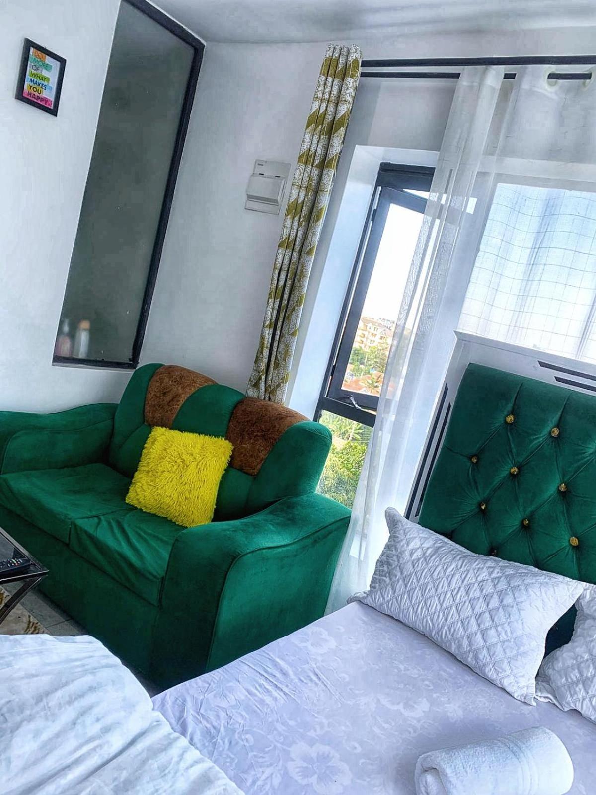 Tsavo Lifestyle Fedha Bed & Breakfast *