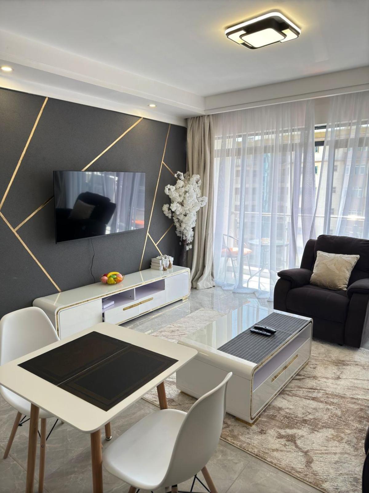 Lisa Luxury Homes