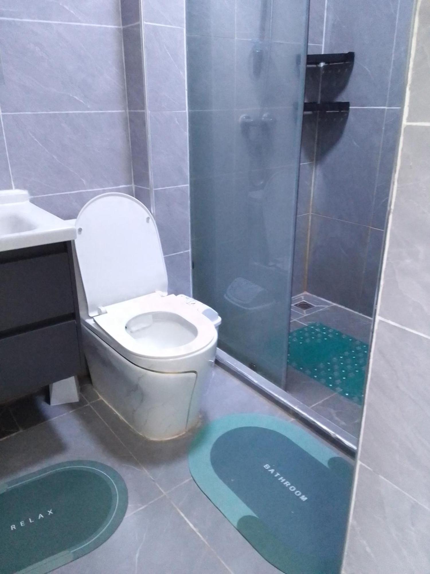Lyne Homes 1 Bedroom Apartment
