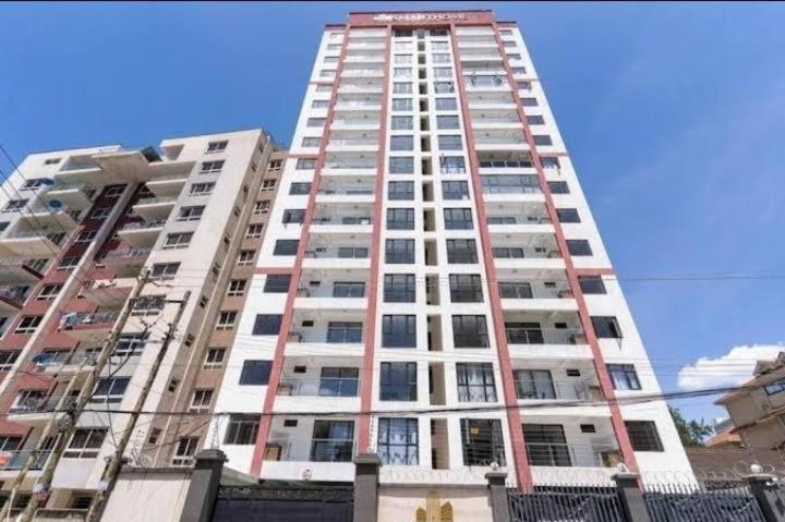 Lyne Homes 1 Bedroom Apartment *