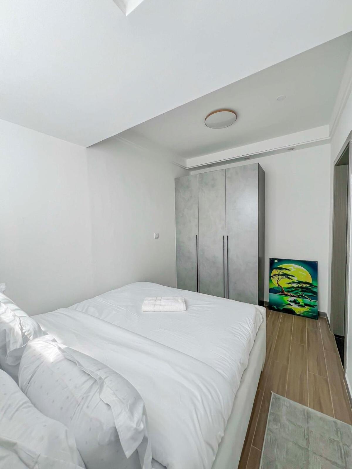1 Bedroom Luxury Hideout In Riverside With Views *