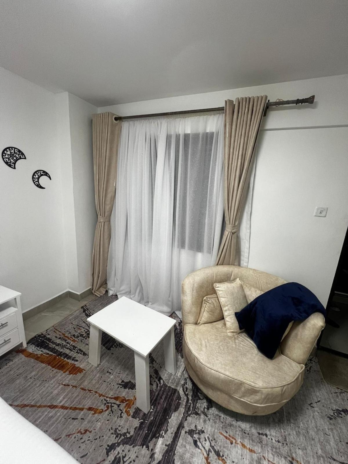 'royal Place By W' Apartment