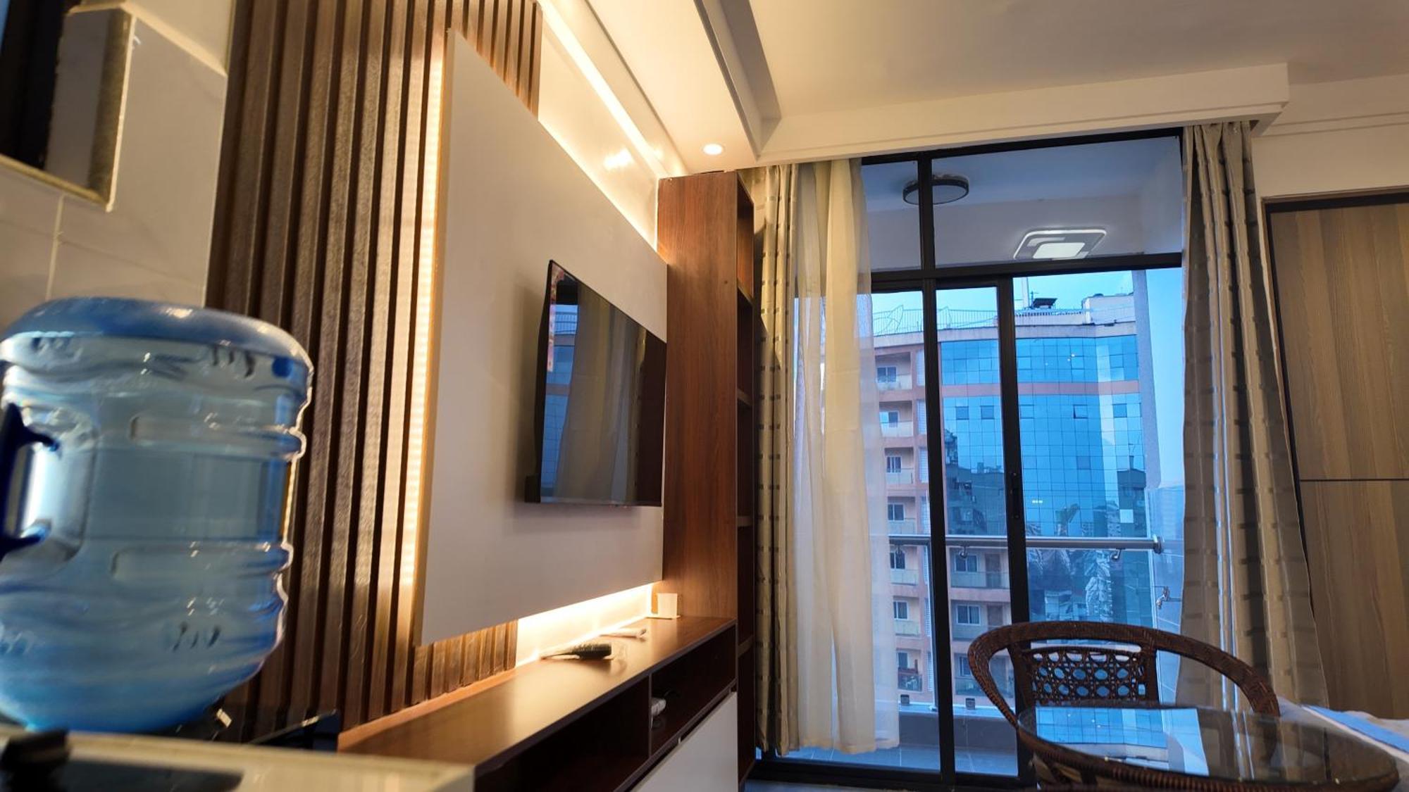 Luxury In The Heart Of Apartment *