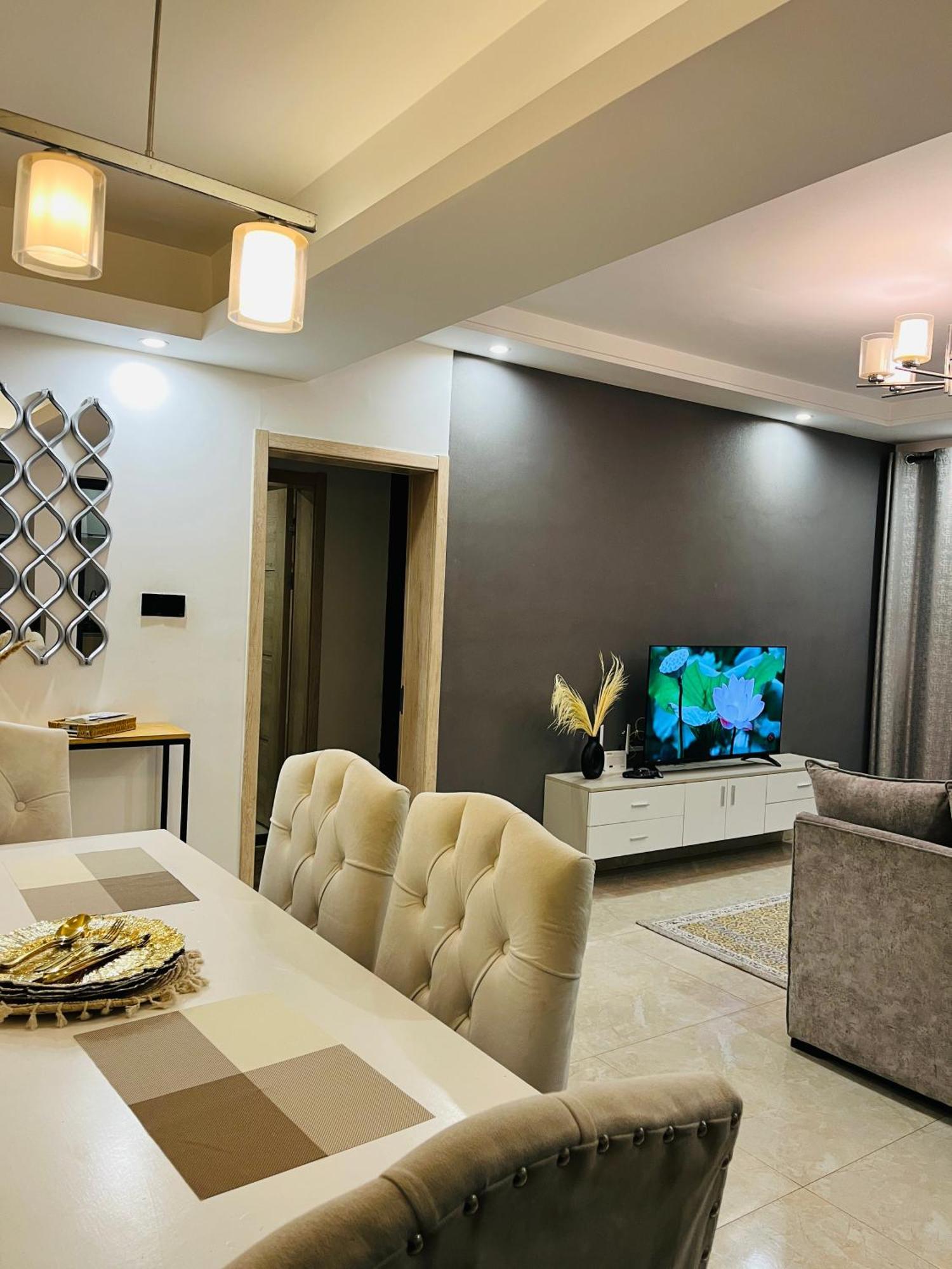 Luxe * Nairobi