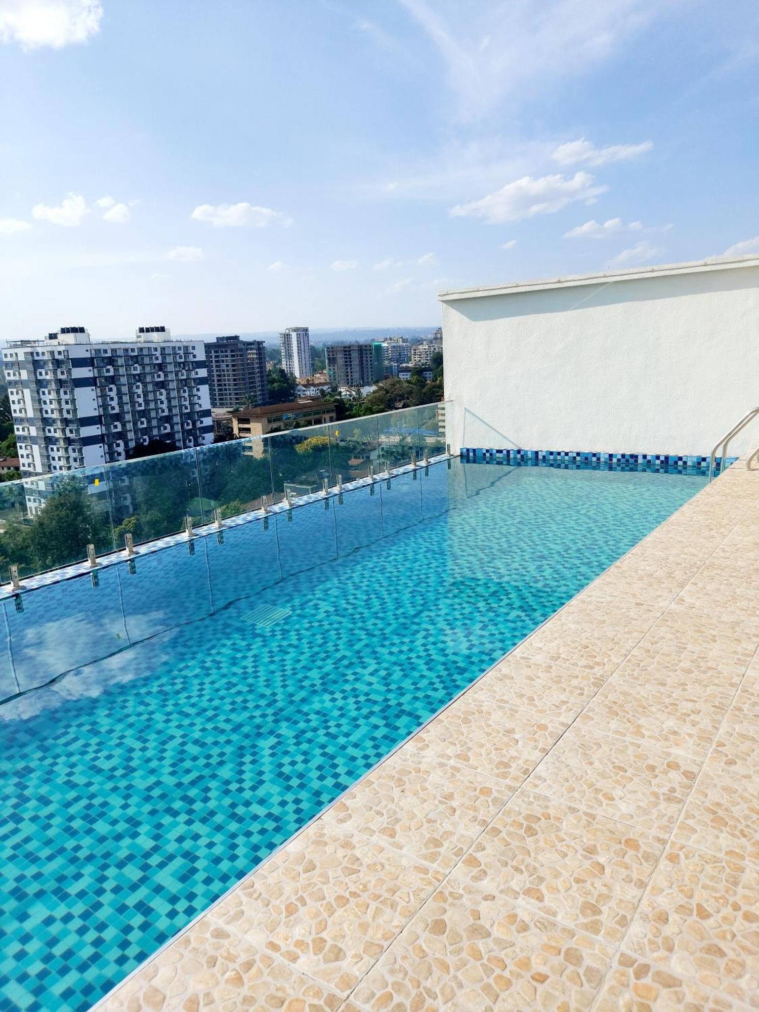 Luxury With Rooftop Swimming Pool And Gym In Westlands * Nairobi