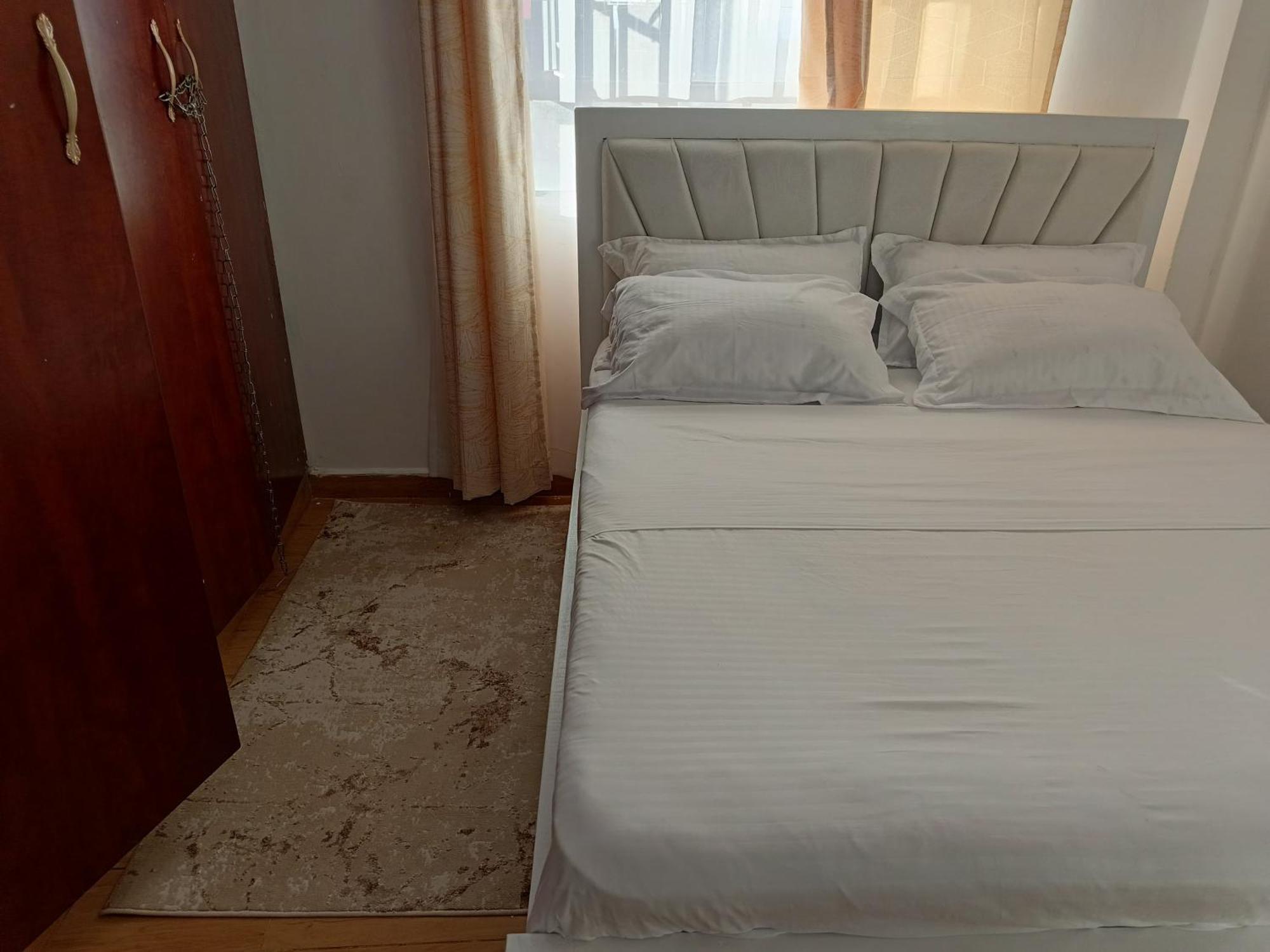 Kings & Queens Arena Guest house *