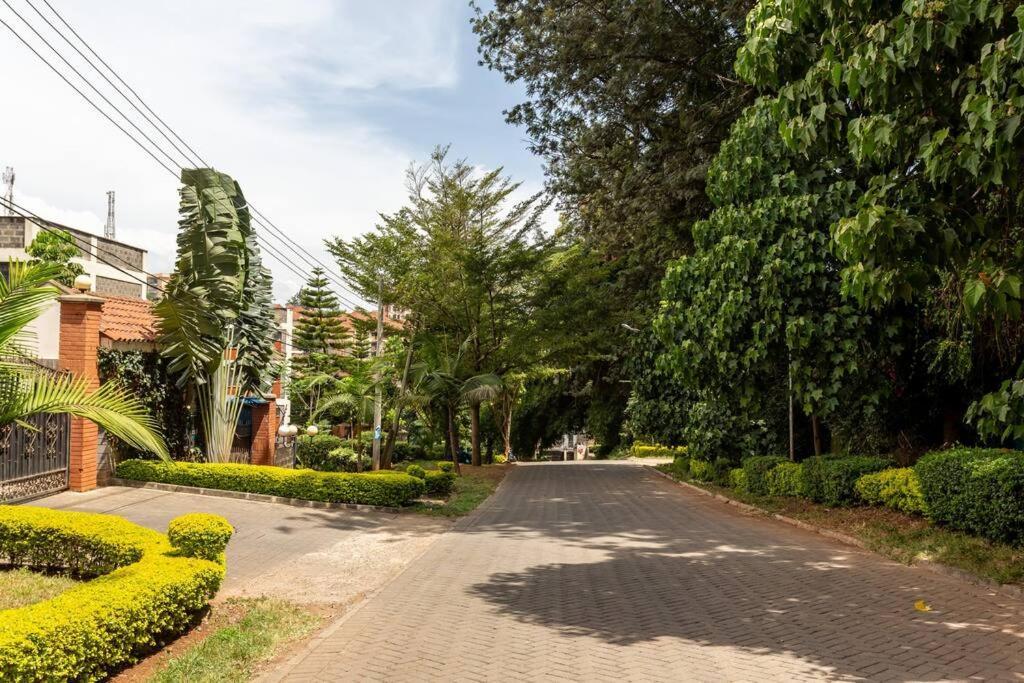 Upscale King Size Bed In The Heart Of * Nairobi