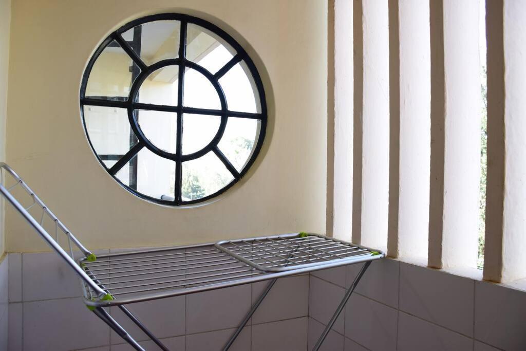 Apartment Upscale King Size Bed In The Heart Of Nairobi