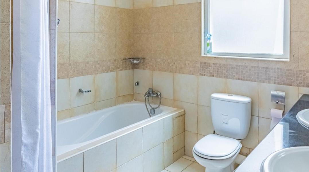 Apartment Stylish & Lavish 3 Bedroom Near Junction Mall