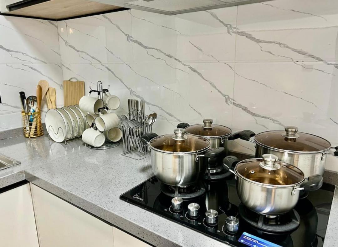 Voyage Ease One Bedroom Near Jkia Sgr Apartment
