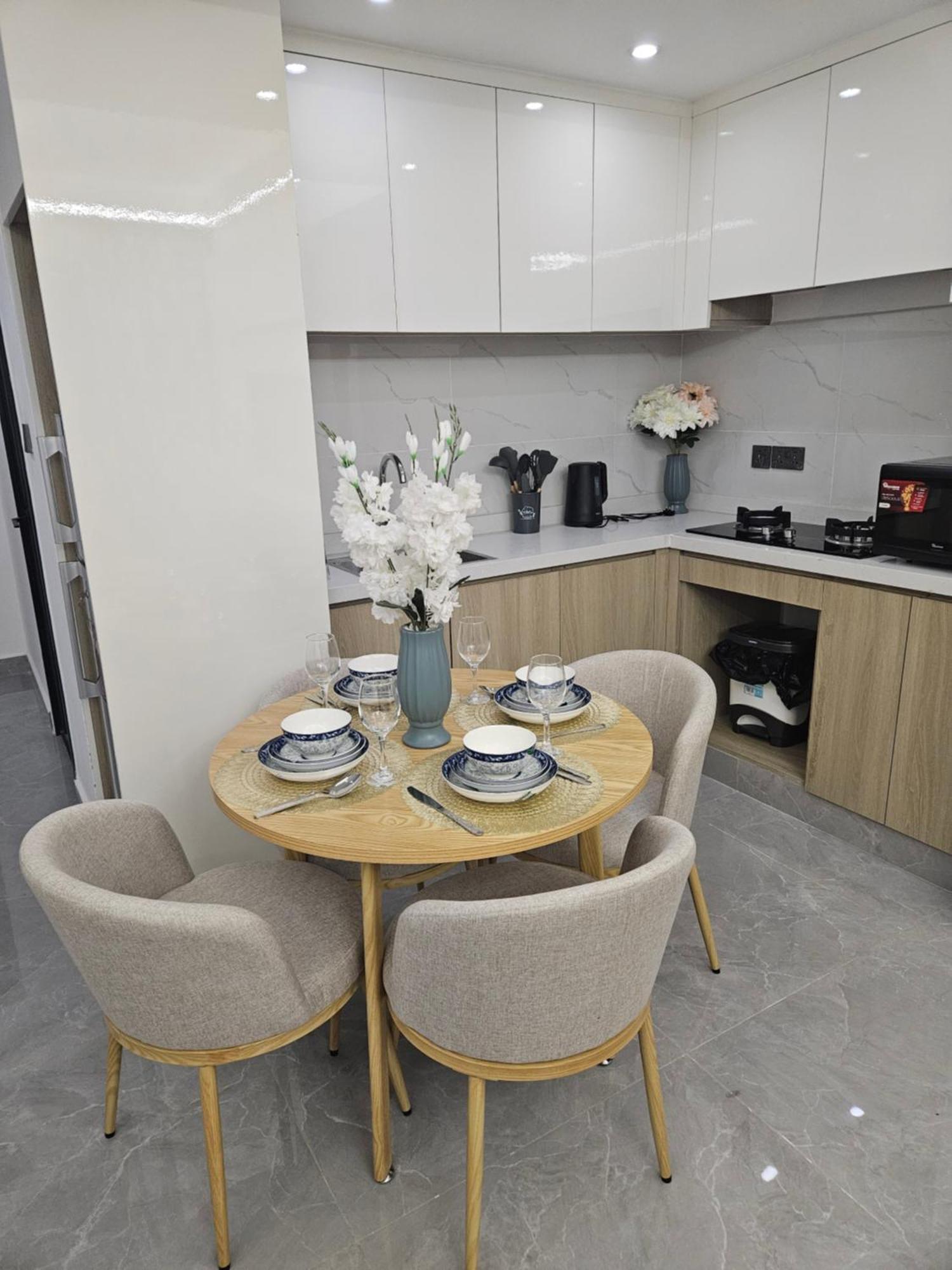 Safari Escape Near Junction Mall Apartment *