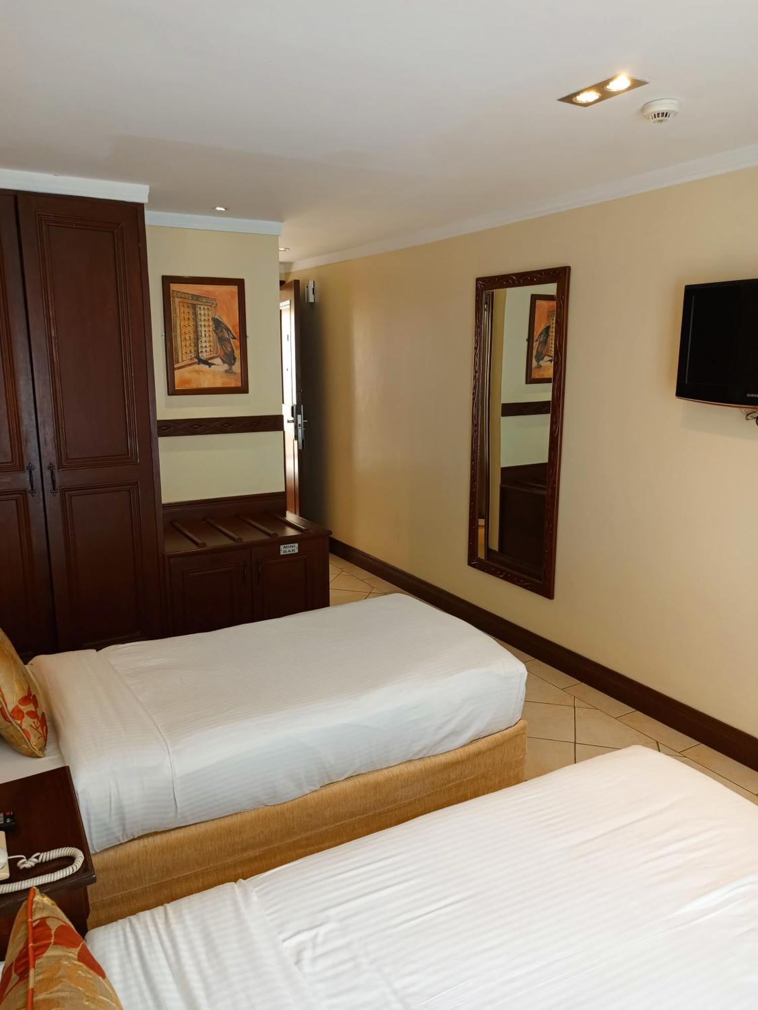 The Heron By Sarovar Portico India Hotel 4*