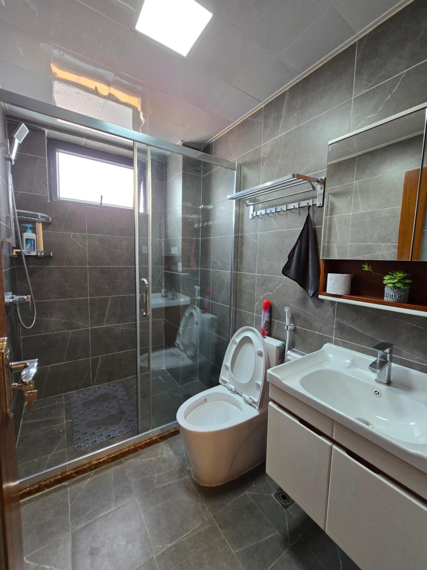 Two Bedroom Near Jkia Apartment *