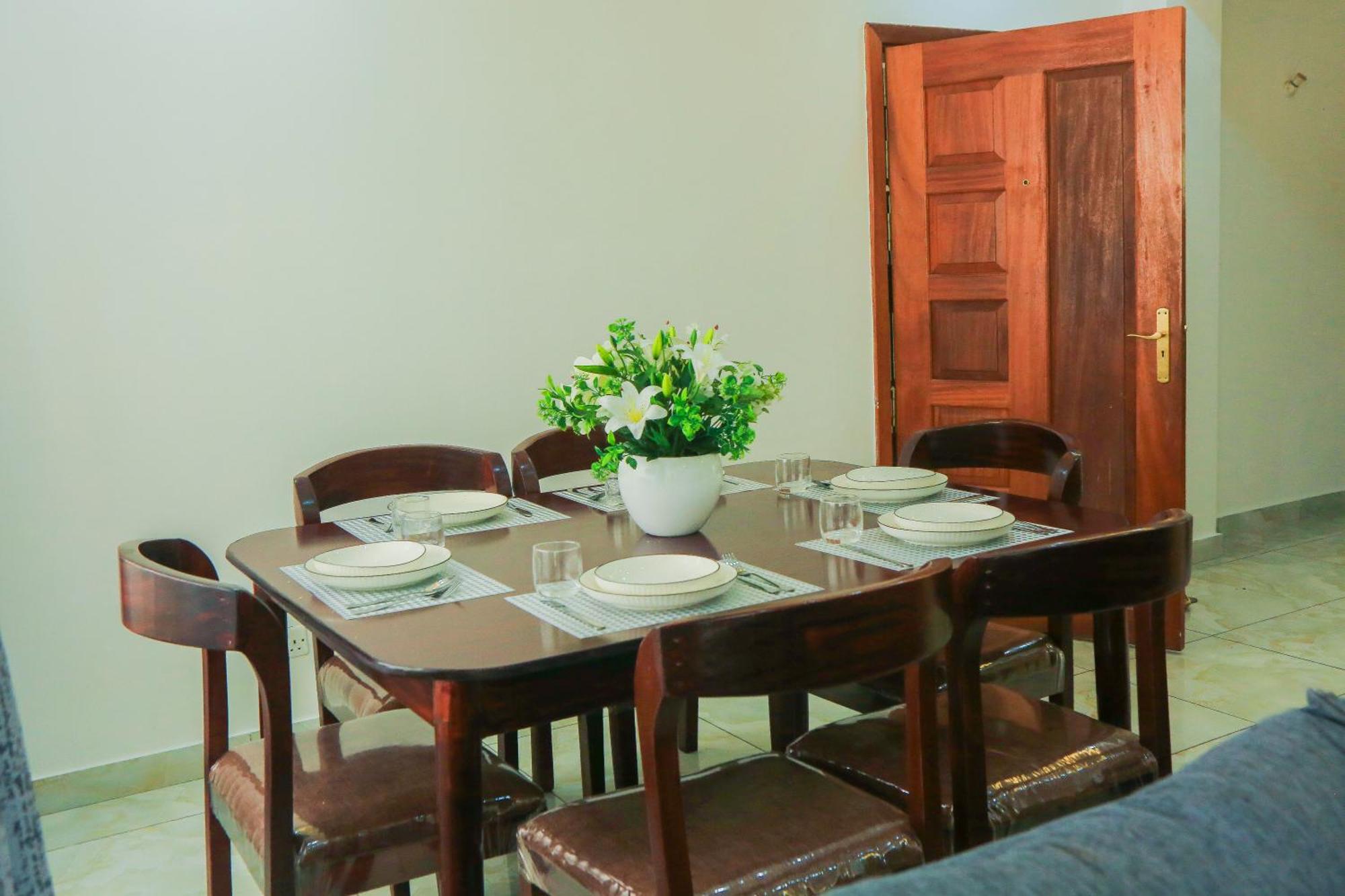 Apartment Stylish 3-bed Ensuite In Westlands Nairobi