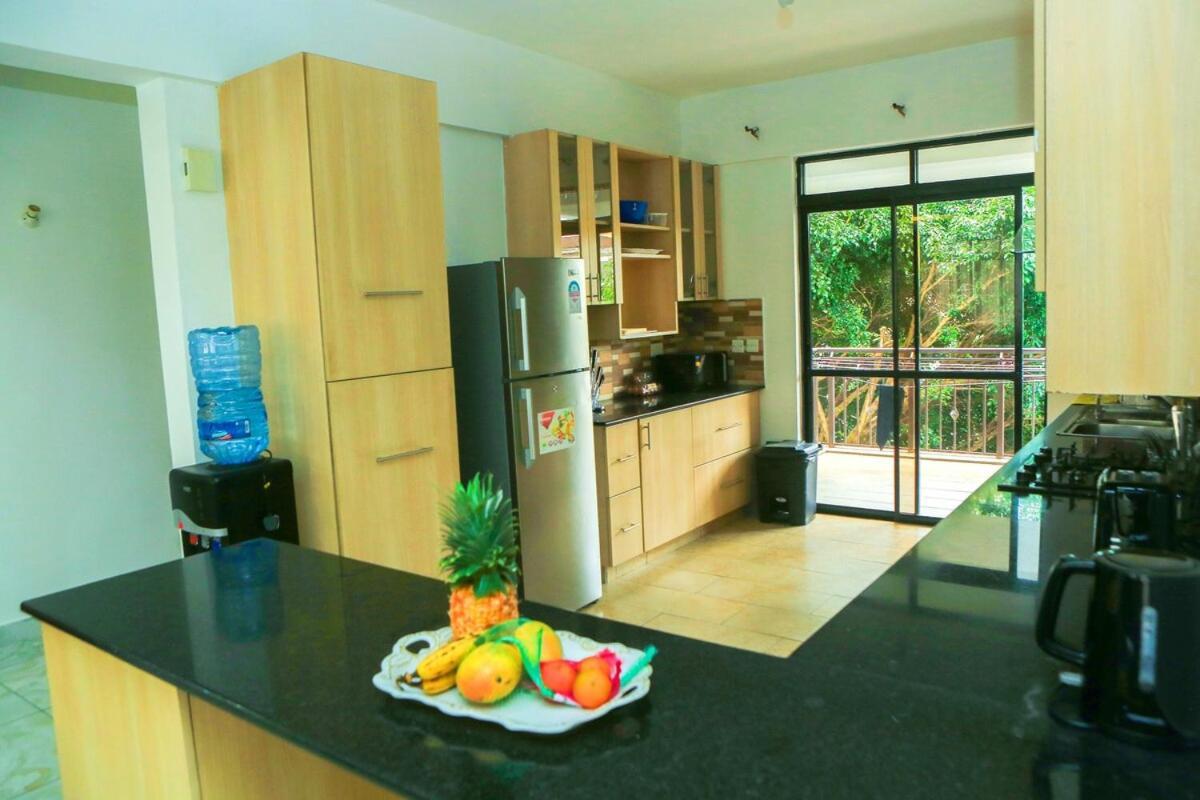 Stylish 3-bed Ensuite In Westlands Apartment