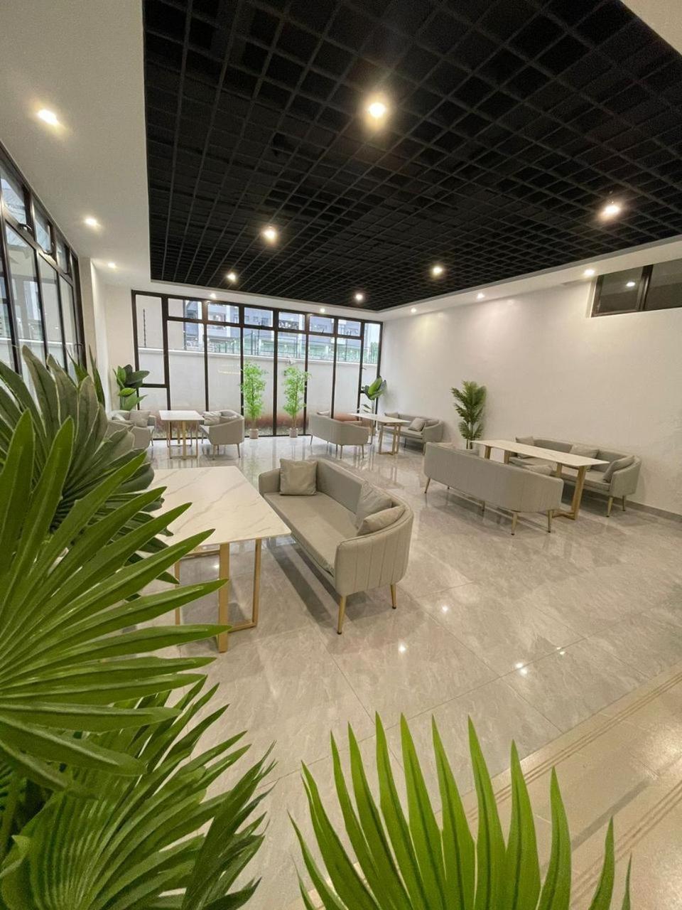 Apartment Supreme Living With Amazing Views ,swimming Pool, Fully Equipped Gym, Ample Parking Space, Children Playground And Proximity To Major Shopping Malls In Kilimani Nairobi