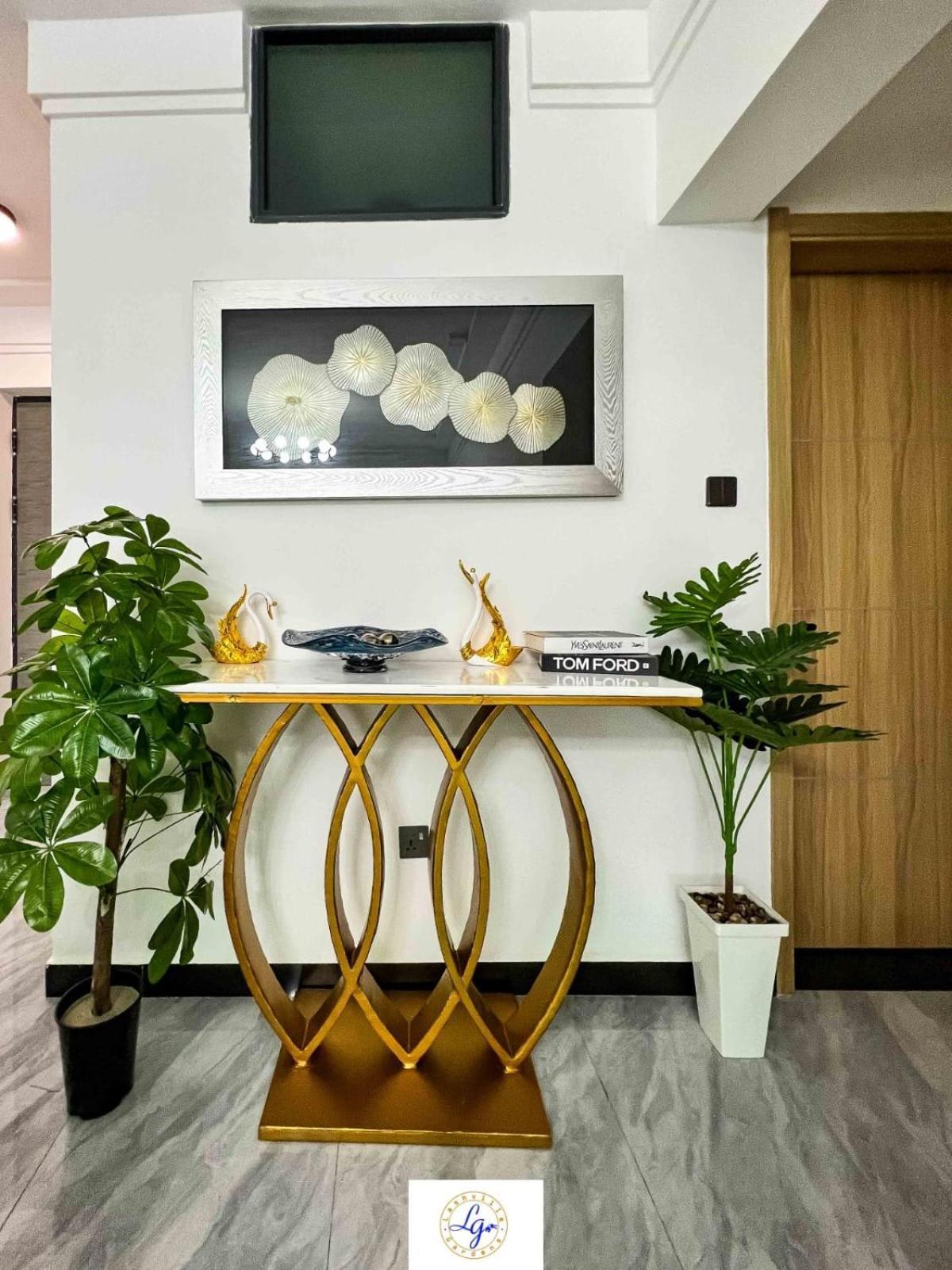 Executive Fully Furnished With Luxurious Facilities Which Features A Breathtaking Views And Close Proximity To Major Shopping Malls Thus Offering A High End Lifestyle Nairobi