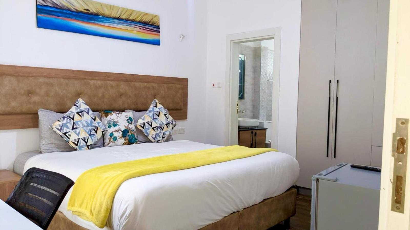 Casa Misa Roseville * Nairobi