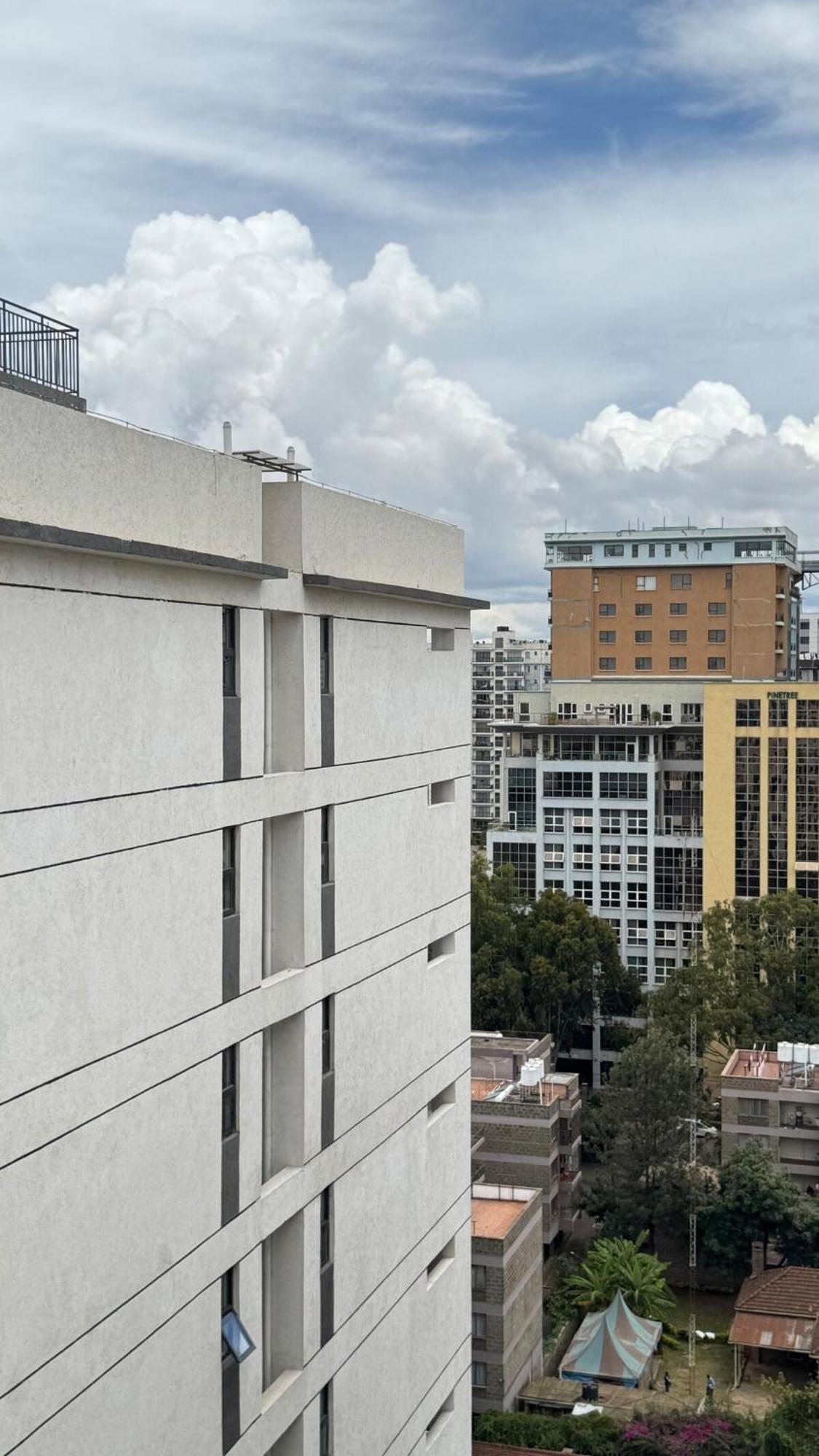 Modern 1br In Kilimani Wifi,netflix,free Parking,near Yaya Center Apartment *