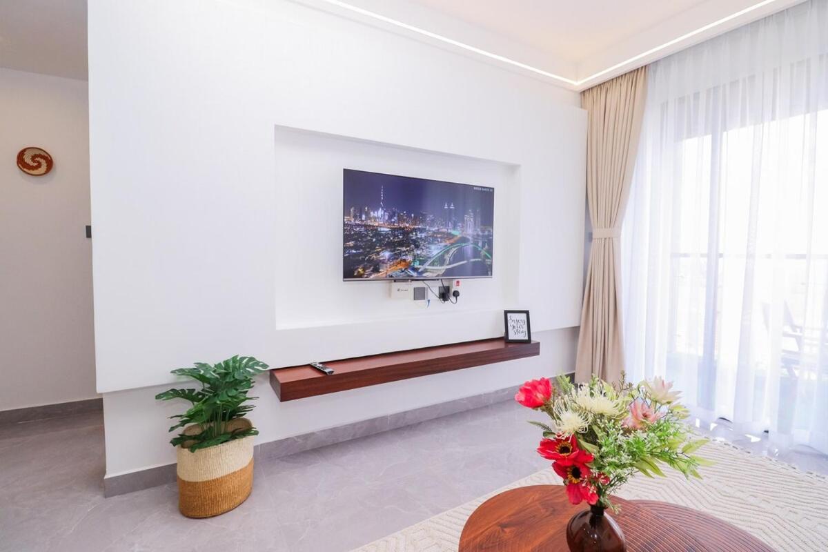 Exquisite 1bedroom At Riara One Residency Apartment,lavington Area With Heated Pool, Gym, Malls Kids Play Area,top Views,near Cbd Apartment Nairobi