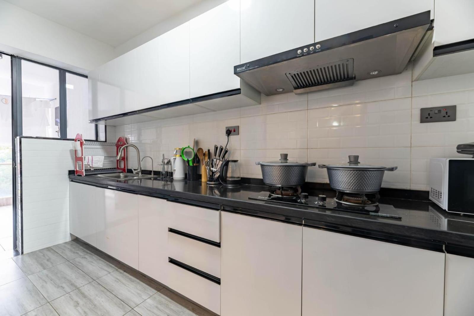 Spacious Executive Three Bedroom With Breathtaking Views Swimming Pool Well Equipped Gym Children Playground And Ample Parking Space Apartment